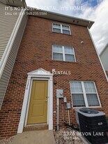 1376 Devon Ln in Harrisonburg, VA - Building Photo