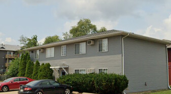 840 Terry Ave in Hiawatha, IA - Building Photo