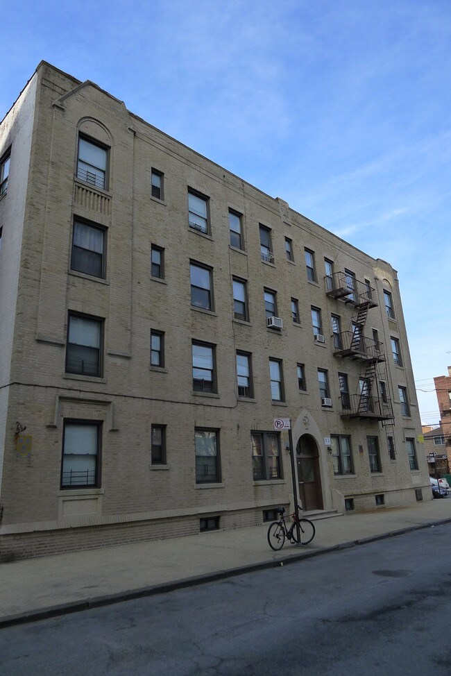 1865 Bogart Ave in Bronx, NY - Building Photo - Building Photo