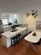10926 Bluffside Dr in Studio City, CA - Building Photo - Building Photo