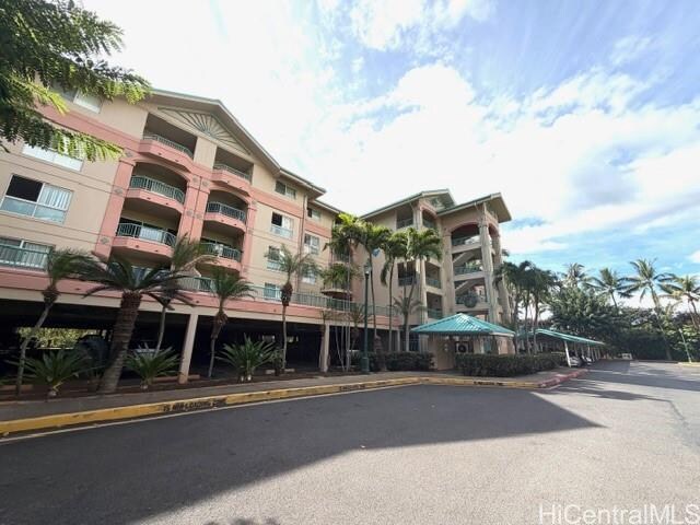 1090 Ala Napunani St in Honolulu, HI - Foto de edificio