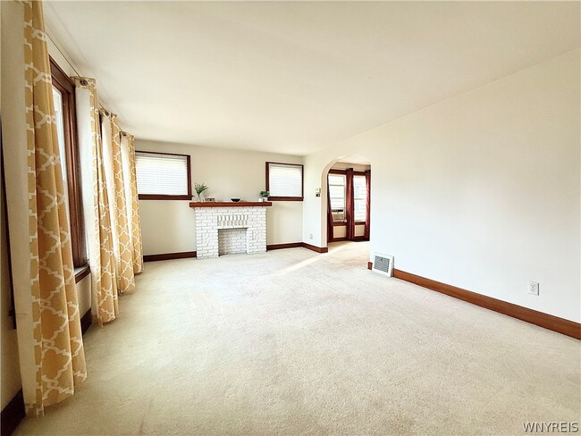 245 Hamilton Dr in Buffalo, NY - Building Photo - Building Photo