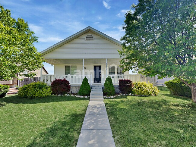 property at 1886 Juniper Dr