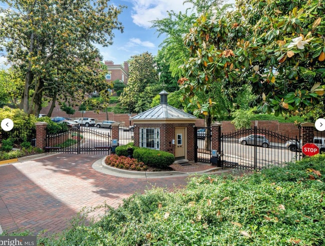 1654 Beekman Pl NW, Unit C in Washington, DC - Foto de edificio - Building Photo