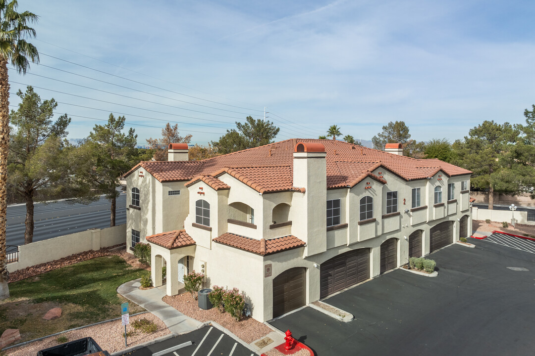 Island Park in Henderson, NV - Building Photo