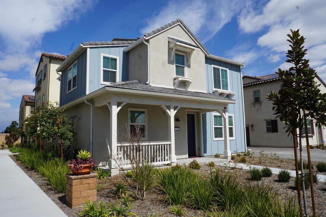 7648 Channel View St in Chino, CA - Building Photo