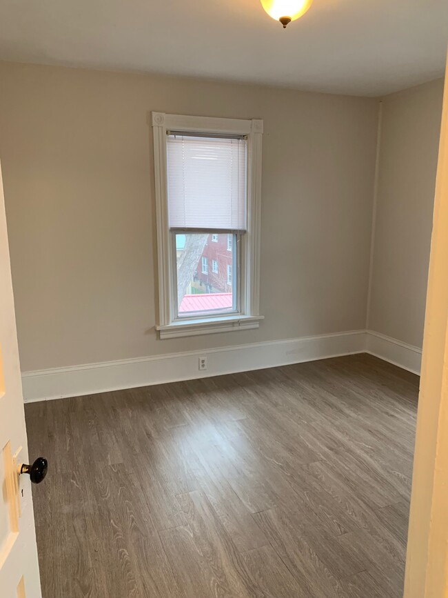 1037 Hepburn St, Unit 2nd Floor in Williamsport, PA - Building Photo - Building Photo