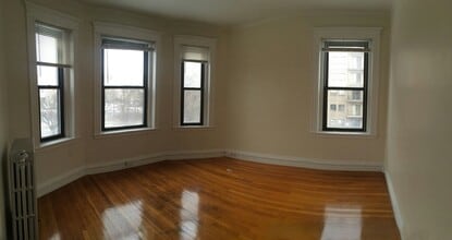 19 Washington St S, Unit 304 in Malden, MA - Building Photo - Building Photo