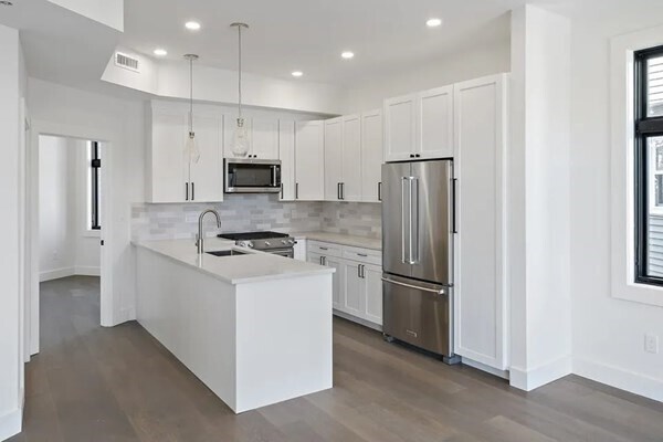 103 Washington St in Somerville, MA - Building Photo