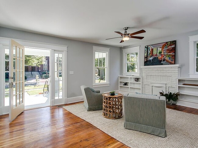 property at 926 W Trinity Ave