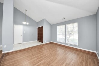 10011 Berry Limb Dr in Houston, TX - Building Photo - Building Photo