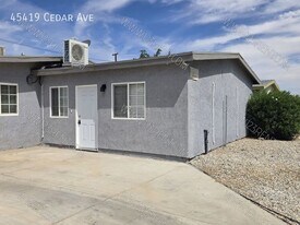 45419 Cedar Ave in Lancaster, CA - Building Photo