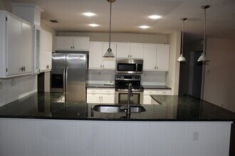13880 Paddock Dr in Wellington, FL - Building Photo - Building Photo