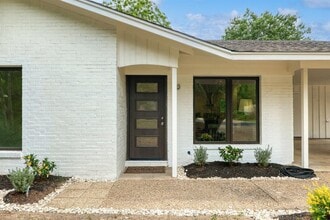 3300 Catalina Dr in Austin, TX - Building Photo - Building Photo