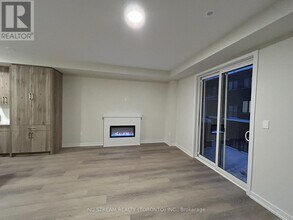 23 Chapple Ln. in Richmond Hill, ON - Building Photo - Building Photo