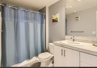 16323 NW Chadwick Way, Unit 204 in Portland, OR - Building Photo - Building Photo