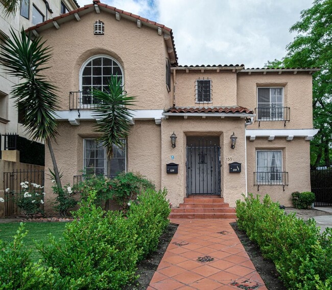 159 N Hamilton Dr in Beverly Hills, CA - Building Photo - Building Photo
