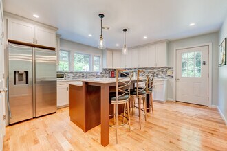404 Bassetts Bridge Rd in Mansfield Center, CT - Building Photo - Building Photo