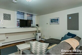 72 Revere St, Unit A in Boston, MA - Building Photo - Building Photo