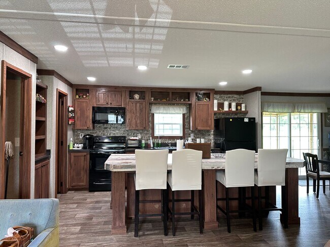 7516 Co Rd 346 in Micanopy, FL - Building Photo - Building Photo