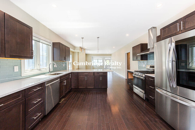 120 Jerome St, Unit T