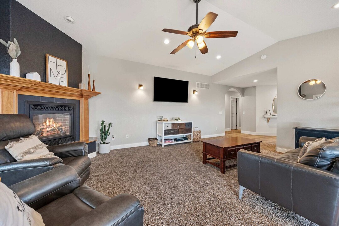 3213 Hemlock Ct in Spearfish, SD - Building Photo