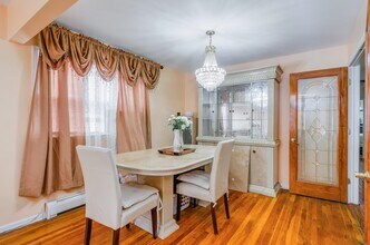 310 Cator Ave in Jersey City, NJ - Building Photo - Building Photo