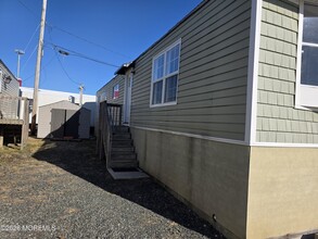 469 S Green St in Tuckerton, NJ - Building Photo - Building Photo