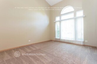 322 Clarewood Cir in Grayslake, IL - Building Photo - Building Photo