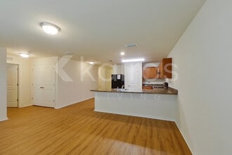 4418 NE 22nd Ave in Cape Coral, FL - Foto de edificio - Building Photo