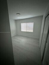 7360 SW 21st St in Miami, FL - Building Photo - Building Photo