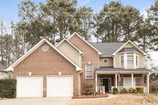 7010 Surrey Dr in Woodstock, GA - Building Photo