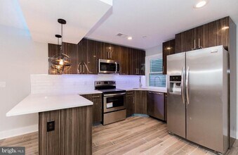2564 Frankford Ave in Philadelphia, PA - Building Photo - Building Photo