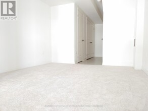 204 Lord Elgin Ln in Bowmanville, ON - Building Photo - Building Photo