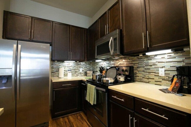 770 N Eldridge Pkwy in Houston, TX - Foto de edificio - Building Photo
