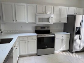 5142 Palmbrooke Cir in West Palm Beach, FL - Building Photo