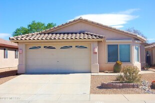 8832 N Mesquite Bluffs Pl in Tucson, AZ - Building Photo