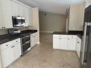 5182 NW 48th Ave in Coconut Creek, FL - Building Photo - Building Photo