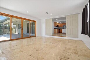 510 S Sparks St in Burbank, CA - Building Photo