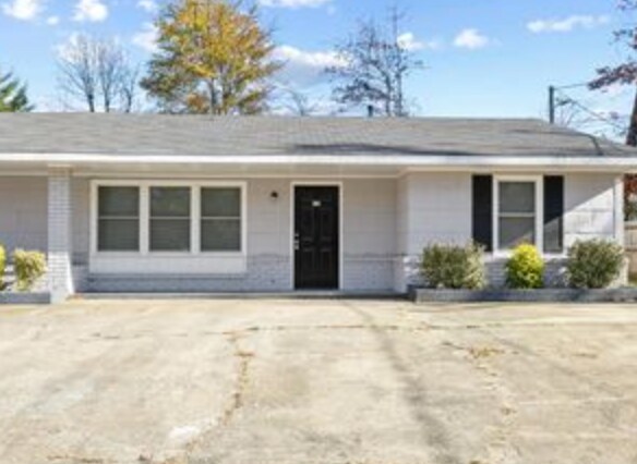 412 Homestead Dr in Gibsonville, NC - Building Photo