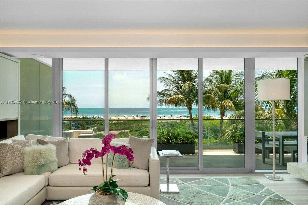 321 Ocean Dr in Miami Beach, FL - Building Photo
