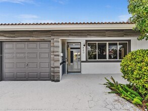 440 SE 8th Ave in Pompano Beach, FL - Building Photo - Building Photo