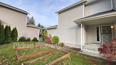 4301 Cobblestone Ln NE in Bremerton, WA - Building Photo - Building Photo