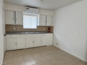 3833 Mt Pleasant St in Houston, TX - Building Photo - Building Photo