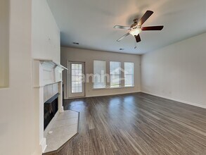 11 Invierno Lake Dr in Savannah, GA - Building Photo - Building Photo