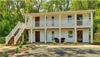 1625 Front St, Unit C in Georgetown, SC - Building Photo