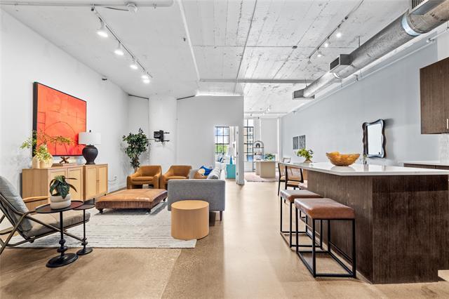 1122 Jackson St in Dallas, TX - Building Photo