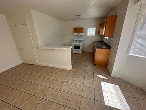 6536 El Rey Ave, Unit #B in Twentynine Palms, CA - Building Photo - Building Photo
