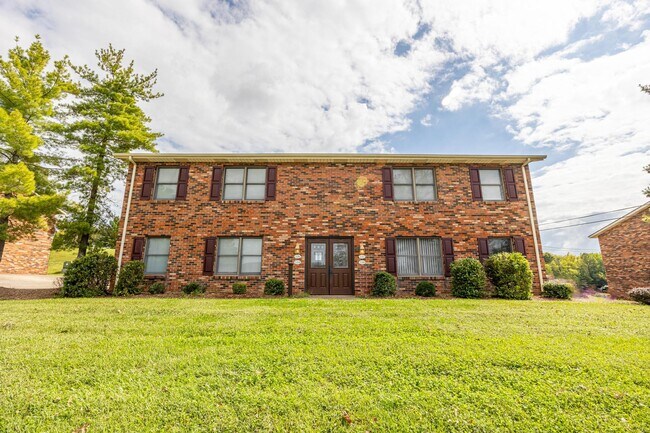 550 Circle Pine Dr, Unit 544 Circle Pine Drive in Jasper, IN - Building Photo - Building Photo