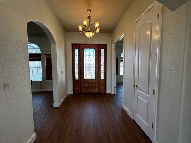 8127 W Ave E12 in Lancaster, CA - Building Photo - Building Photo